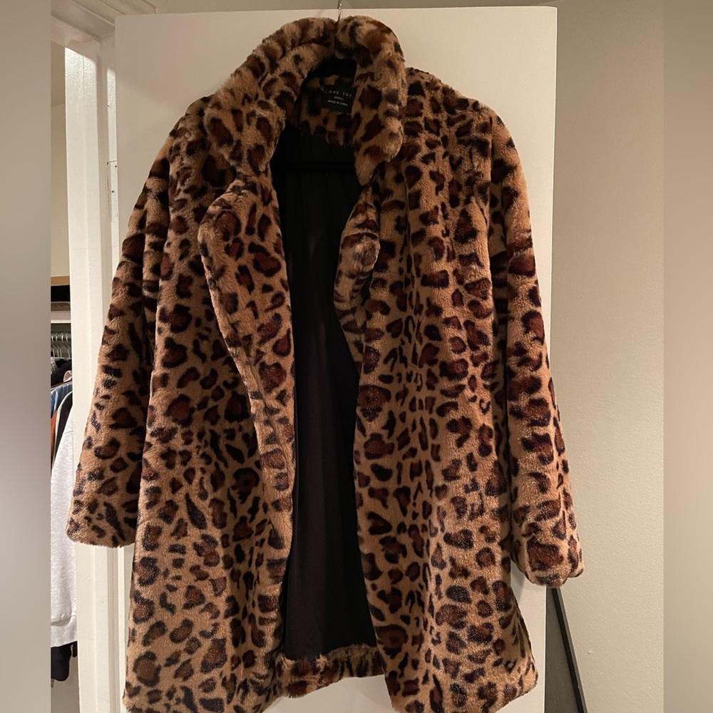 Cozy Leopard Plush Jacket